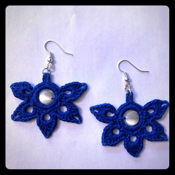 Handmade crochet earring 100% cotton light feather - Picture 1 of 2